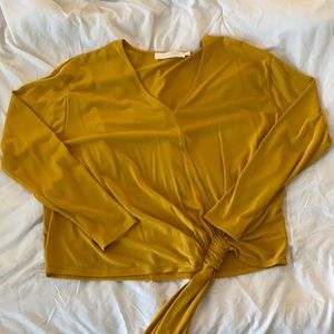 Gold Statement Top